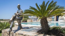 Luxury Villa Morisca in Sardinia for Rent | Villa with Pool and Seaview - Statue and Pool