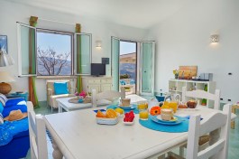 Villa Sirena in Sicily for Rent | Table in living room