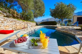 Villa Del sol in Sicily for Rent | Swimming pool with the sea view