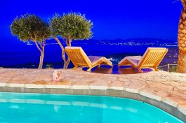 Villa Brezza Marina in Sicily for Rent | Evening at the swimming pool