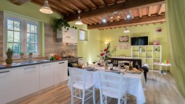 Luxury Villa Ai Due Cuori in Tuscany for Rent | Villa with private pool - kitchen and living room