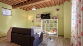 Luxury Villa Ai Due Cuori in Tuscany for Rent | Villa with private pool - living room