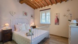 Luxury Villa Ai Due Cuori in Tuscany for Rent | Villa with private pool - bedroom