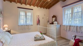 Luxury Villa Ai Due Cuori in Tuscany for Rent | Villa with private pool - bedroom