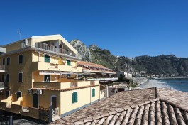 Alyssa Apartment in Sicily for Rent | Roof Apartment