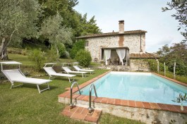 Villa Casa Fiora in Tuscany for Rent | Villa with Pool - View from Pool