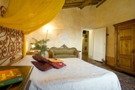 Villa Casa Fiora in Tuscany for Rent | Villa with Pool - Bedroom