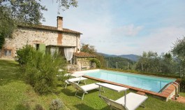 Villa Casa Fiora in Tuscany for Rent | Villa with Pool - View from the Pool