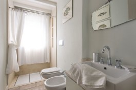 Villa Casa Lula in Tuscany for Rent | Villa with Private Pool - Bathroom