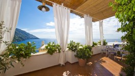 Luxury Casa Noemi in Amalfi for Rent | House with terrace and sea view