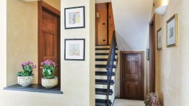 Luxury Casa Rue´ in Liguria for Rent | Staircase