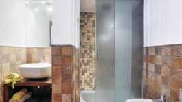 Luxury Casa Rue´ in Liguria for Rent | Bathroom