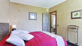 Luxury Casa Rue´ in Liguria for Rent | Bedroom