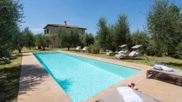 Luxury Casa del Vento in Tuscany for Rent-swimming pool