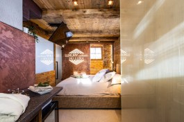 Luxury Chalet Lusia in Dolomites for Rent | Chalet on the ski slope - bedroom