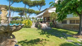 Luxury Villa Il Renzito in Tuscany for Rent | Villa near the beach - private garden
