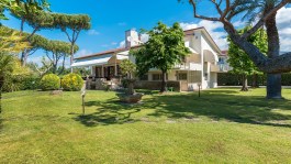 Luxury Villa Il Renzito in Tuscany for Rent | Villa near the beach - view from the garden