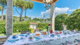 Luxury Villa Il Renzito in Tuscany for Rent | Villa near the beach - breakfast on terrace