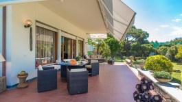 Luxury Villa Il Renzito in Tuscany for Rent | Villa near the beach - terrace