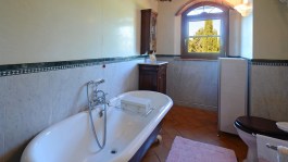 Luxury Villa La Magia in Tuscany for Rent | Villa with private pool - bathroom