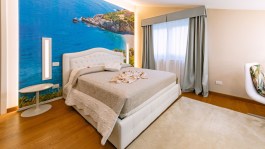 Luxury Villa La Perla Tra Gli Ulivi in Tuscany for Rent | Villa with private pool - bedroom
