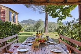 Villa Le Pergole in Tuscany for Rent | VIlla with Private Pool  - Table on Terrace