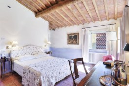Villa Le Pergole in Tuscany for Rent | VIlla with Private Pool - Bedroom