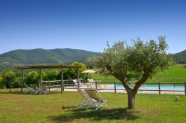 Luxury Podere Casacce in Tuscany for Rent - villa with pool and private garden