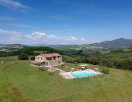 Luxury Podere Casacce in Tuscany for Rent - villa with pool
