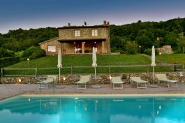 Luxury Podere Casale in Tuscany for Rent | swimming pool