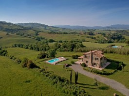 Luxury Podere Casale in Tuscany for Rent | Private Garden
