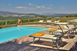 Luxury Podere Ginepraia in Tuscany for Rent - pool and view