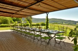 Podere Leccino in Tuscany for Rent - terrace with table