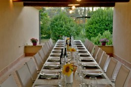Luxury Podere Montalto in Tuscany for Rent - table on terrace