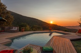 Luxury Poggio Maremonti in Tuscany for Rent - sunset at pool