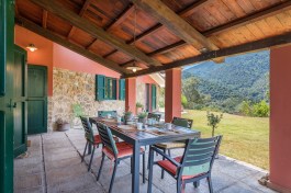 Luxury Poggio Maremonti in Tuscany for Rent - terrace with table