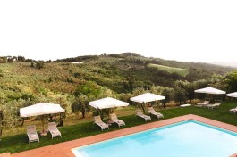 Apartment in Relais VIlla Olmo in Tuscany for Rent | Pool
