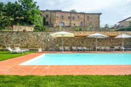Apartment in Relais VIlla Olmo in Tuscany for Rent | Pool
