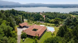 Luxury Tenuta di Eupilio in Pusiano for Rent | Villa with private pool