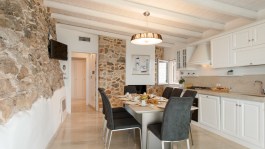 Luxury Tenuta Scialandre in Apulia for Rent | Kitchen and table