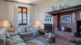 Luxury Villa Ai Venti in Tuscany for Rent | Villa with pool and sea view - living room