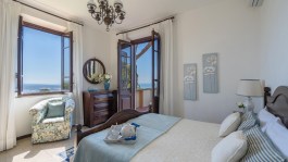 Luxury Villa Ai Venti in Tuscany for Rent | Villa with pool and sea view - bedroom