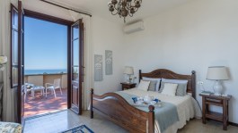 Luxury Villa Ai Venti in Tuscany for Rent | Villa with pool and sea view - bedroom