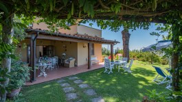Luxury Villa Ai Venti in Tuscany for Rent | Villa with pool and sea view - garden
