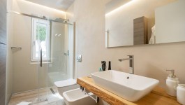 Villa Arduini in Sardinia for Rent | Bathroom with shower