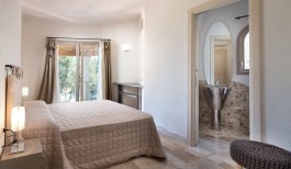 Luxury Villa Astrea Blu in Sardinia for Rent | Villa with pool and Seaview - Bedroom with En-suite Bathroom
