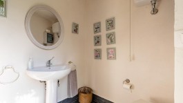 Luxury Villa Baia Blu in Liguria for Rent | Bathroom
