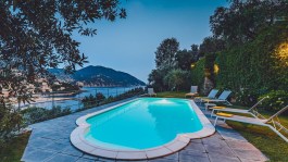 Luxury Villa Baia Blu in Liguria for Rent | Sunset at the pool with the sea view
