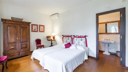 Luxury Villa Baia Blu in Liguria for Rent | Bedroom