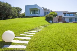 Luxury Villa Bianca in Sardinia for Rent | Garden